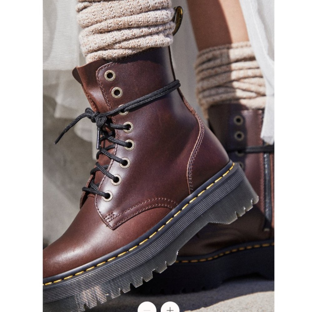 Dr. Martens Brown Ankle Boots Chunky Sole Lace-Up - Picture 7 of 12